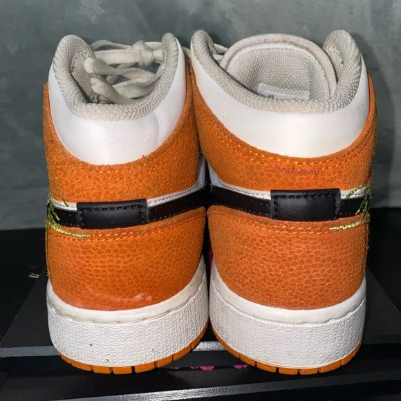 Nike Jordan 1 Mid SE Shoes girls size 5Y Floral Blossom Embroidery DQ8390-100 - Picture 8 of 12